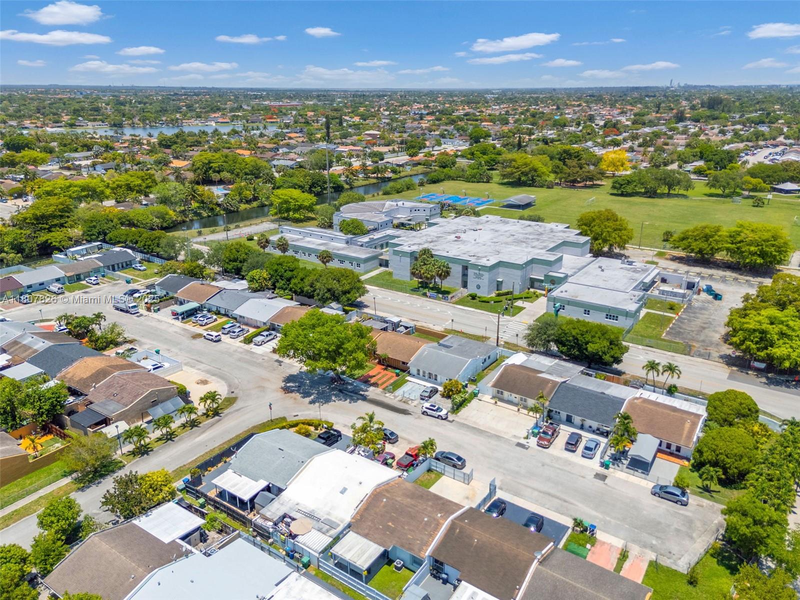 ROYALE GREEN TOWNHOUSE SE - Residential
