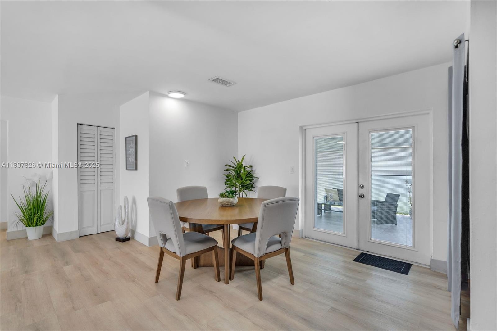 ROYALE GREEN TOWNHOUSE SE - Residential