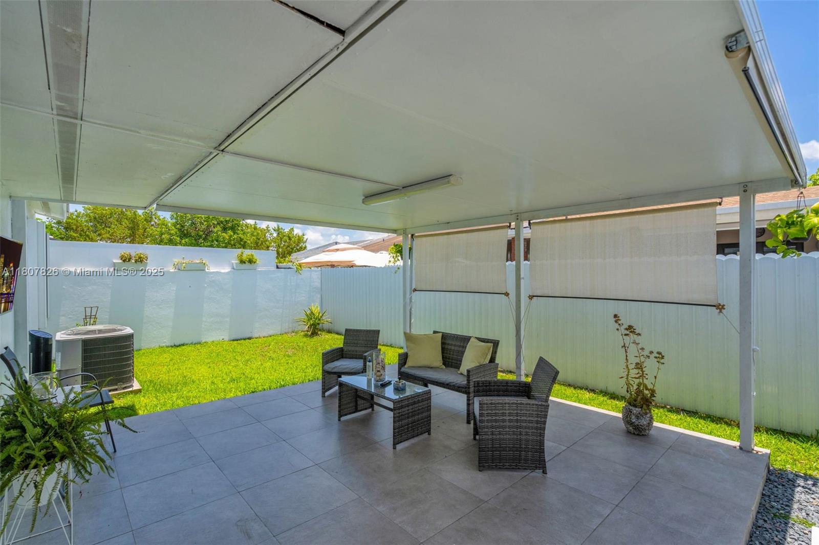 ROYALE GREEN TOWNHOUSE SE - Residential