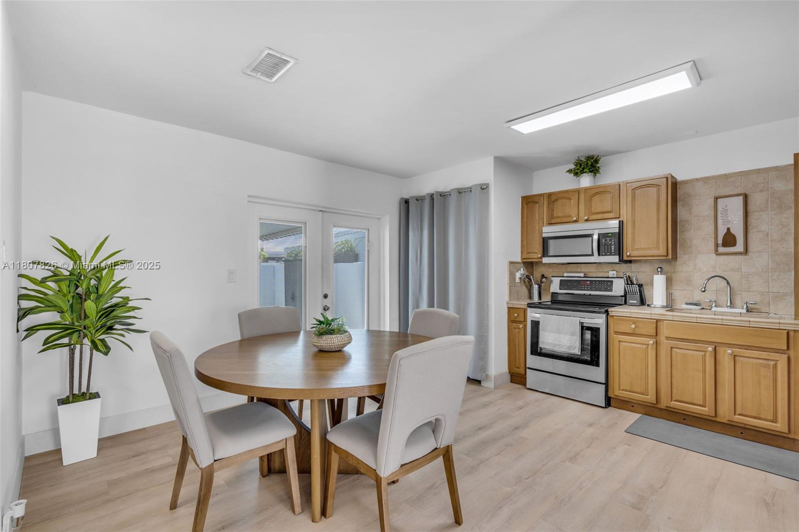 ROYALE GREEN TOWNHOUSE SE - Residential