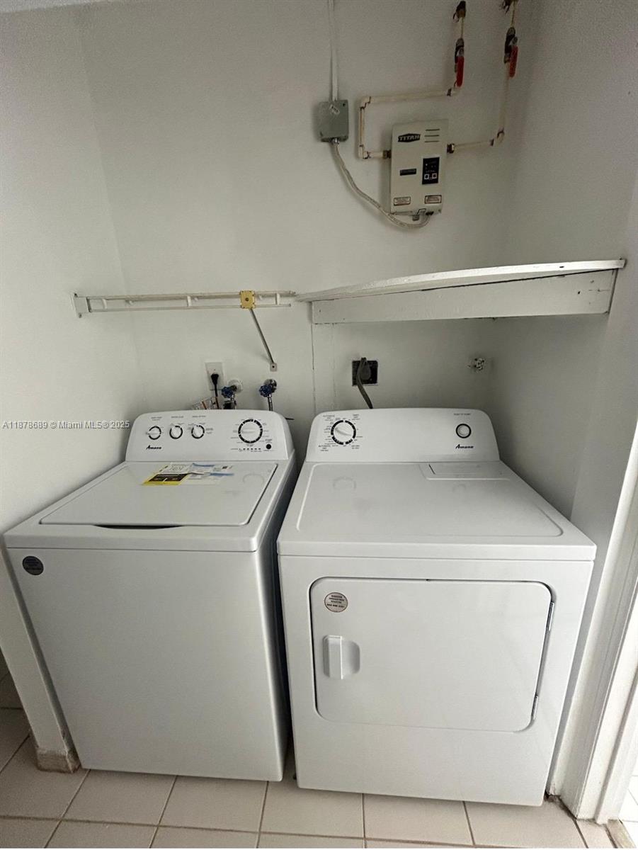 SAGA BAY TOWNHOMES 1ST ADD - Residential