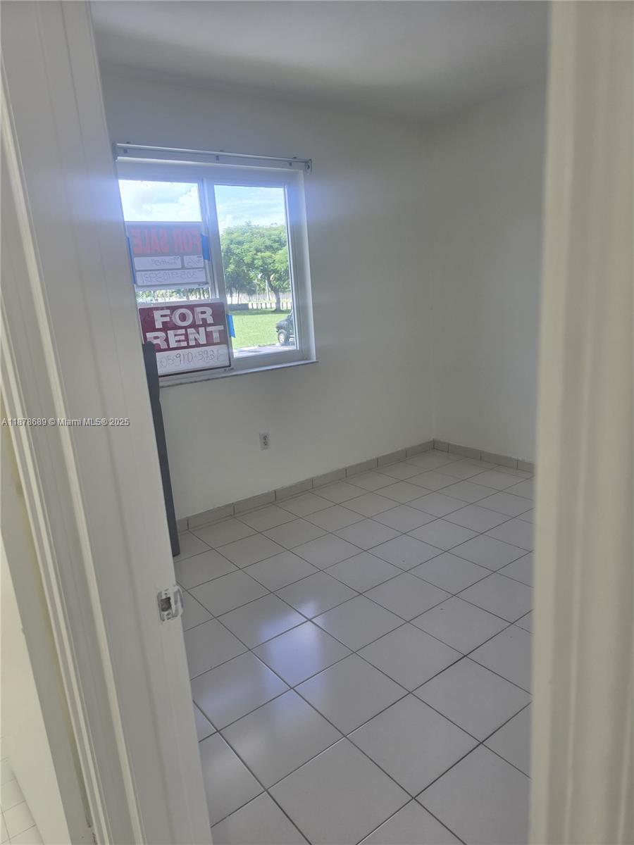 SAGA BAY TOWNHOMES 1ST ADD - Residential