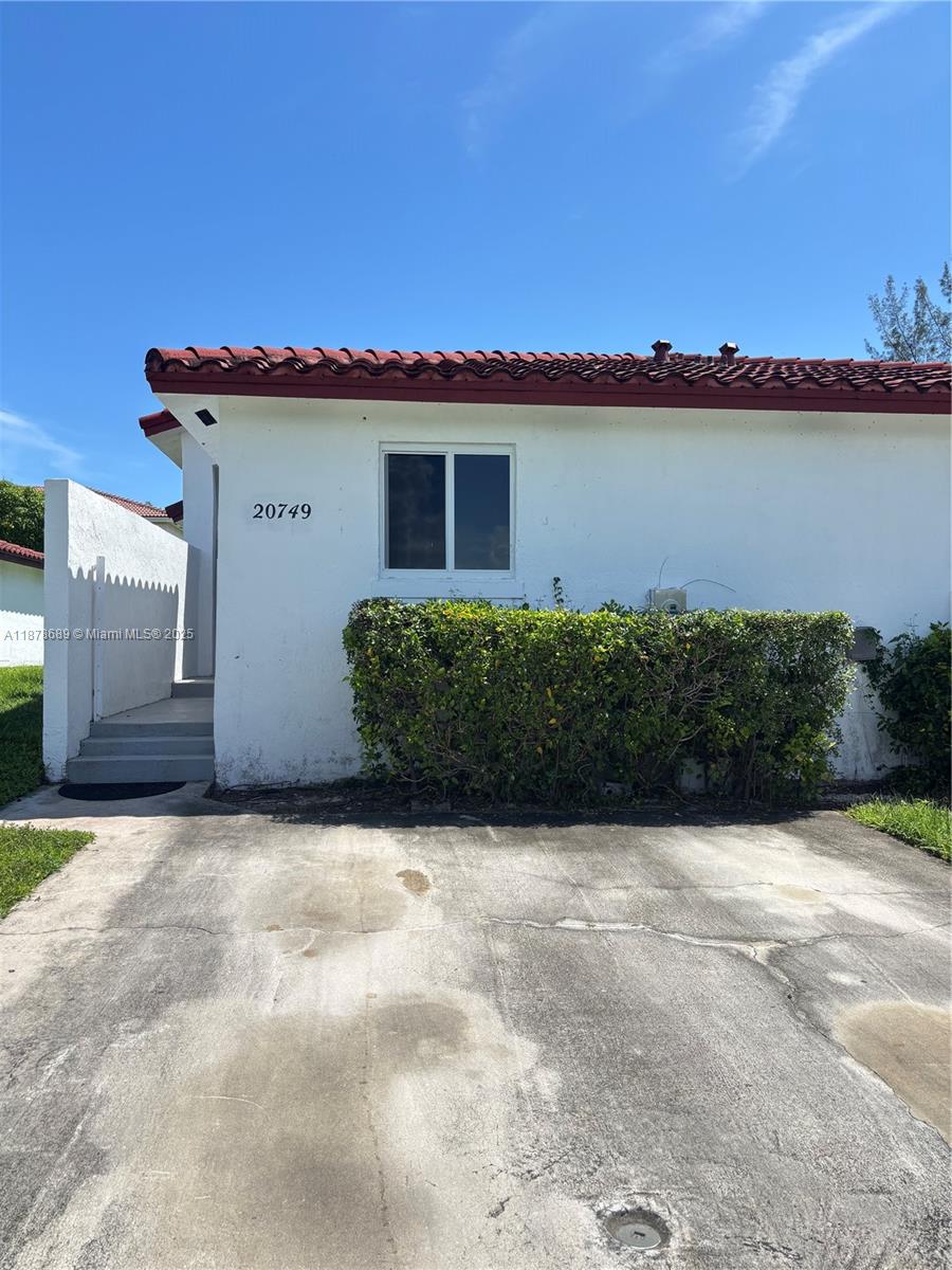 SAGA BAY TOWNHOMES 1ST ADD - Residential