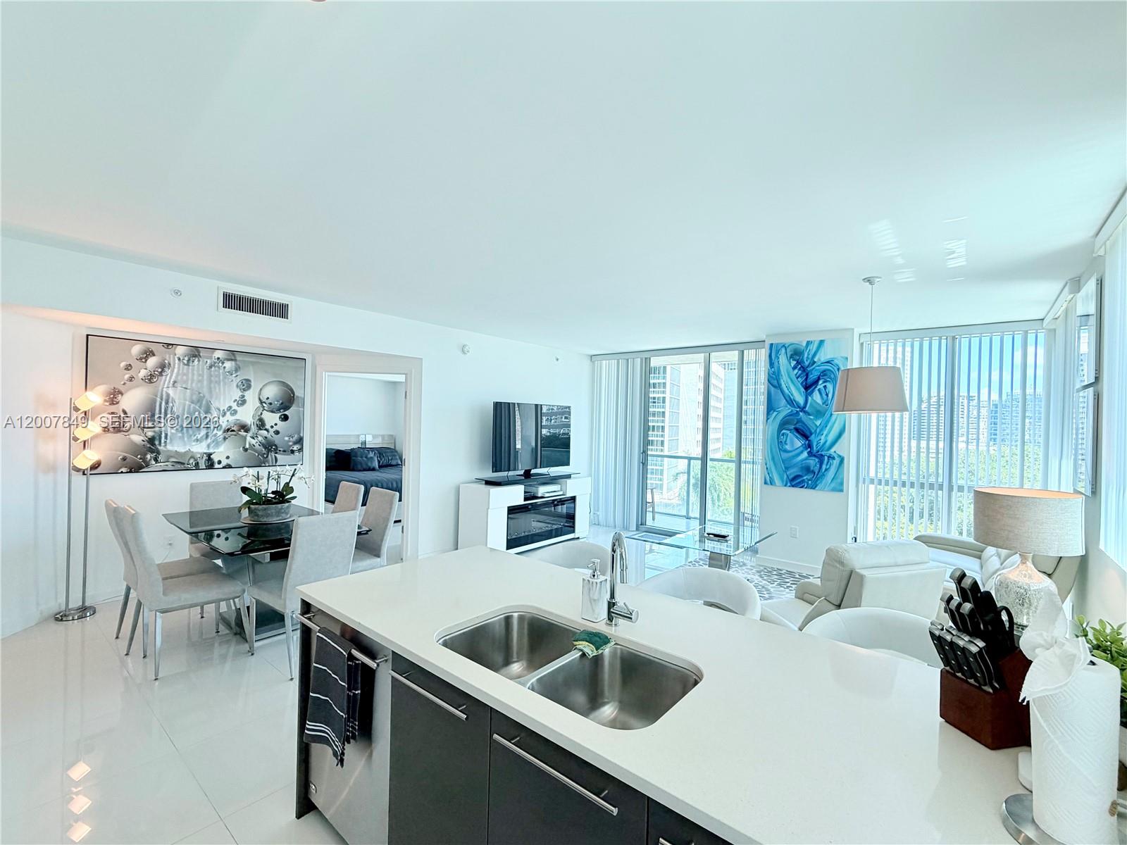 500 Brickell Ave 802