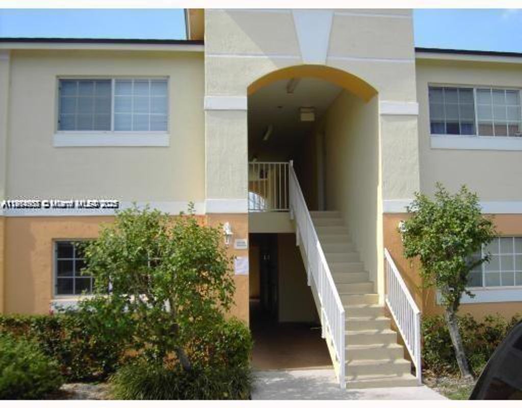 Photo of 3600 N 56th Ave #102, Hollywood, FL 33021 (MLS # A11914938)