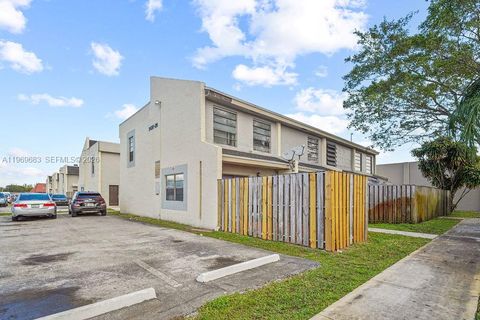 2424 NW 52nd Ave 2424 Lauderhill FL 33313