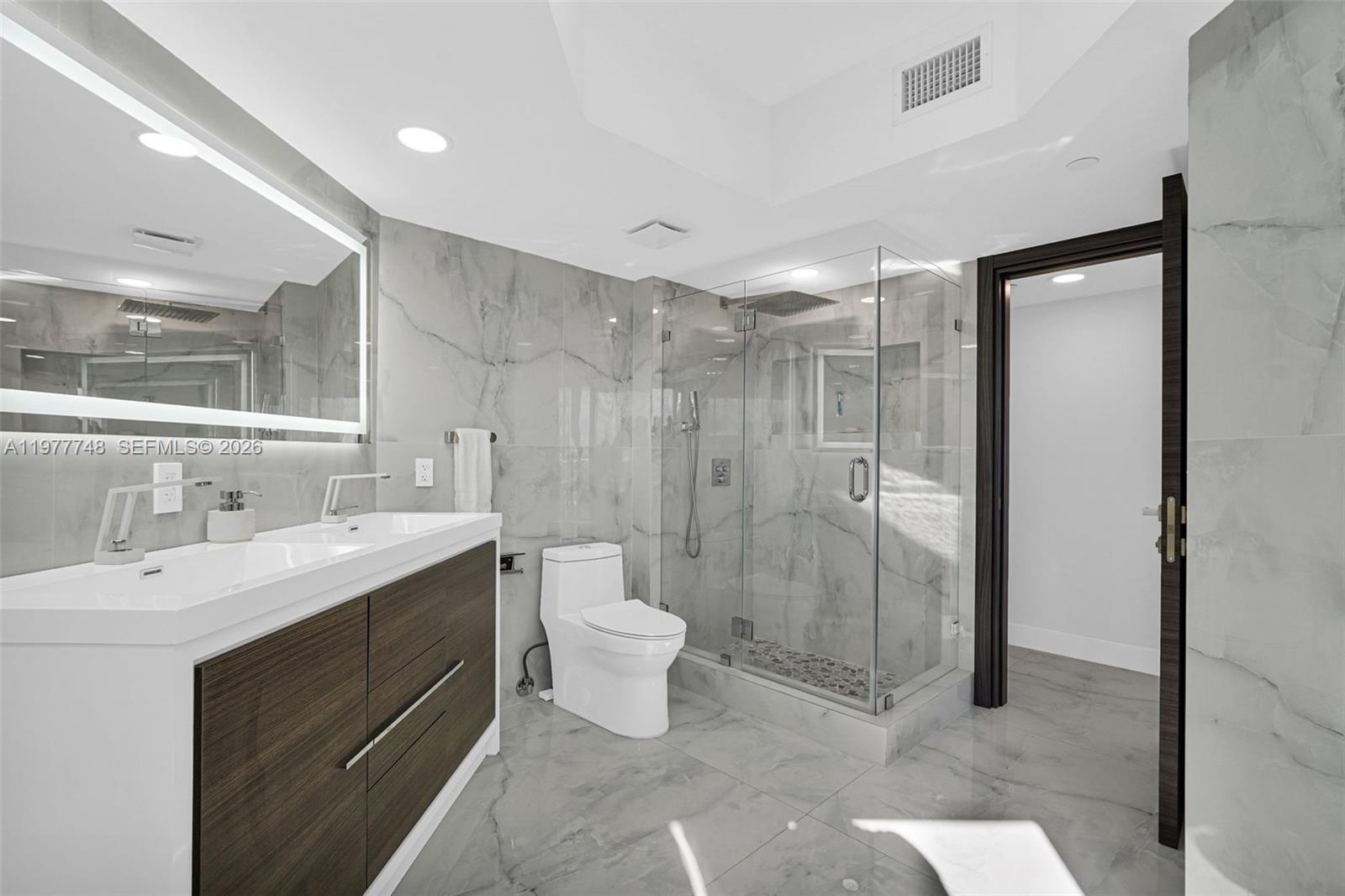 OCEANIA III CONDO - Residential