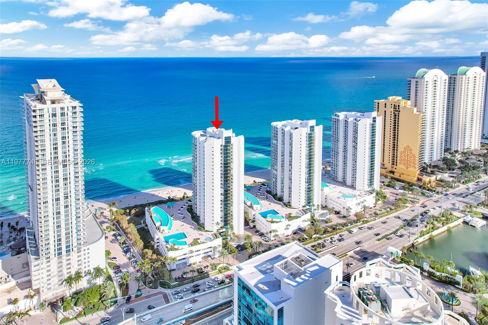 16485 Collins Ave 738