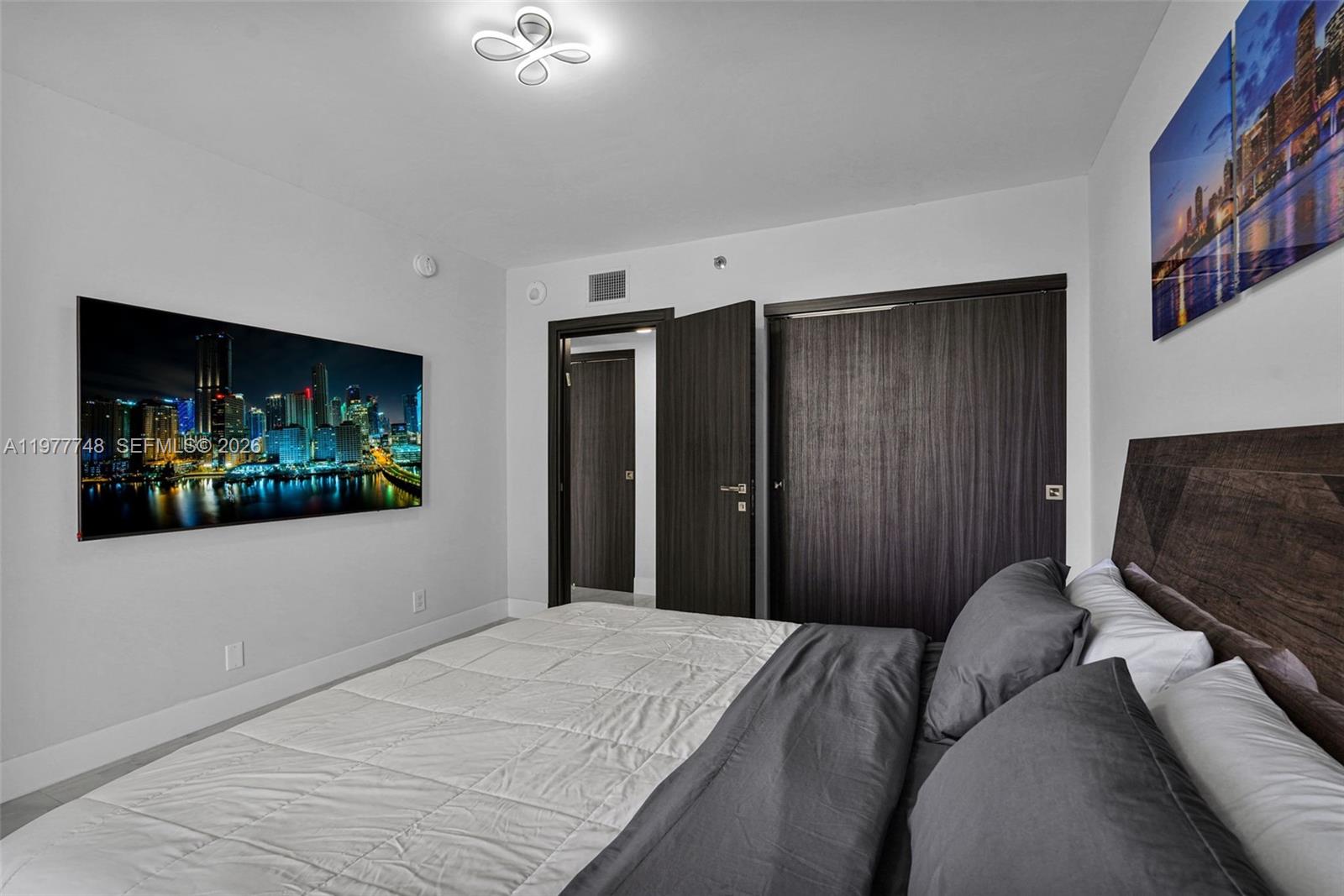 OCEANIA III CONDO - Residential