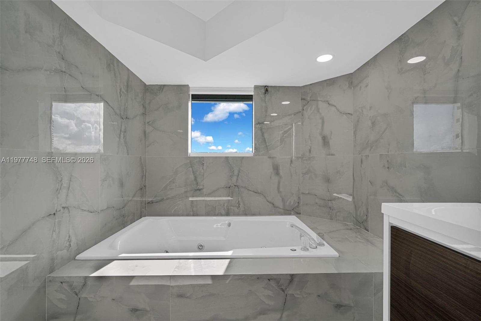 OCEANIA III CONDO - Residential