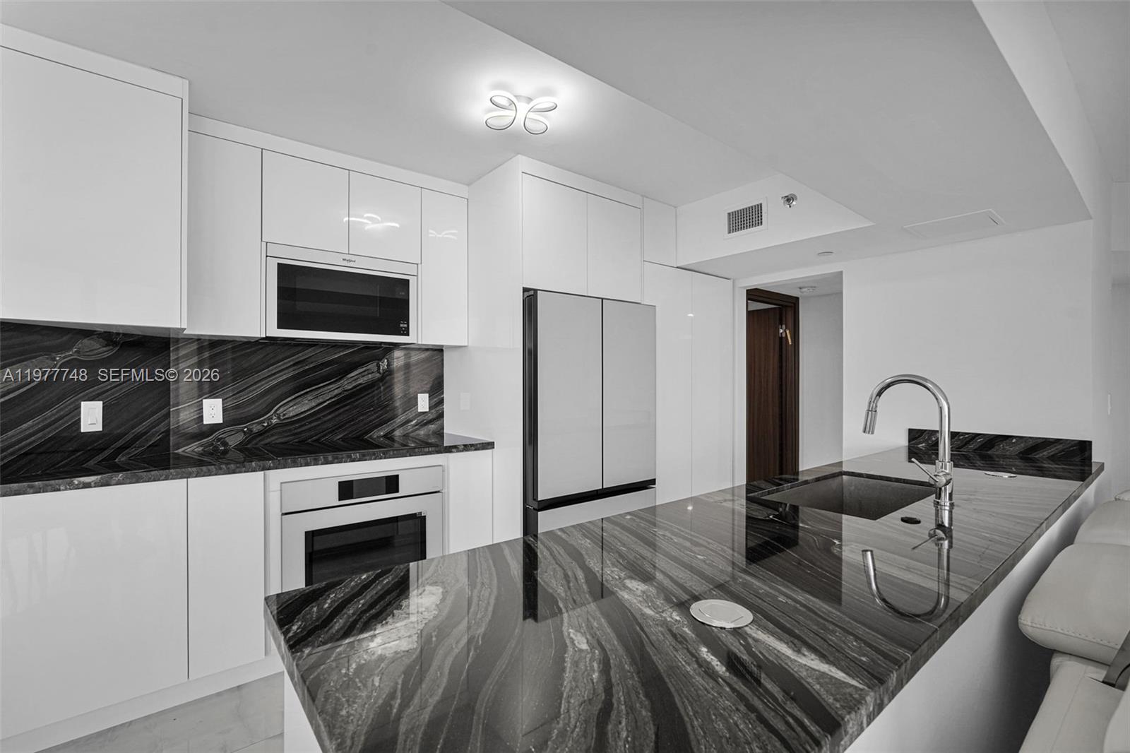 OCEANIA III CONDO - Residential