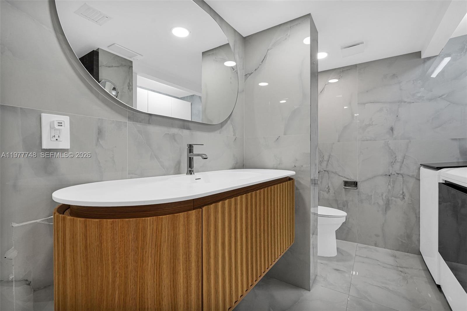 OCEANIA III CONDO - Residential