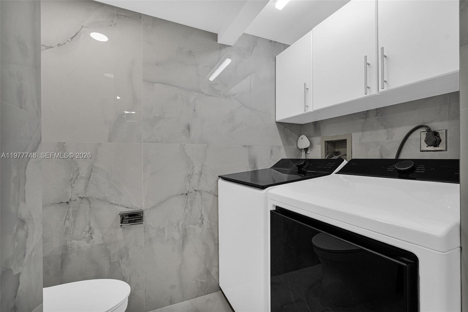 OCEANIA III CONDO - Residential