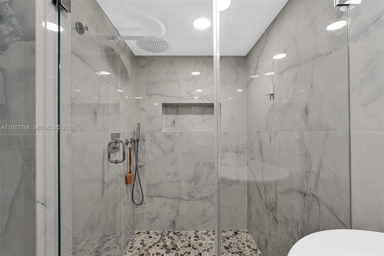 OCEANIA III CONDO - Residential