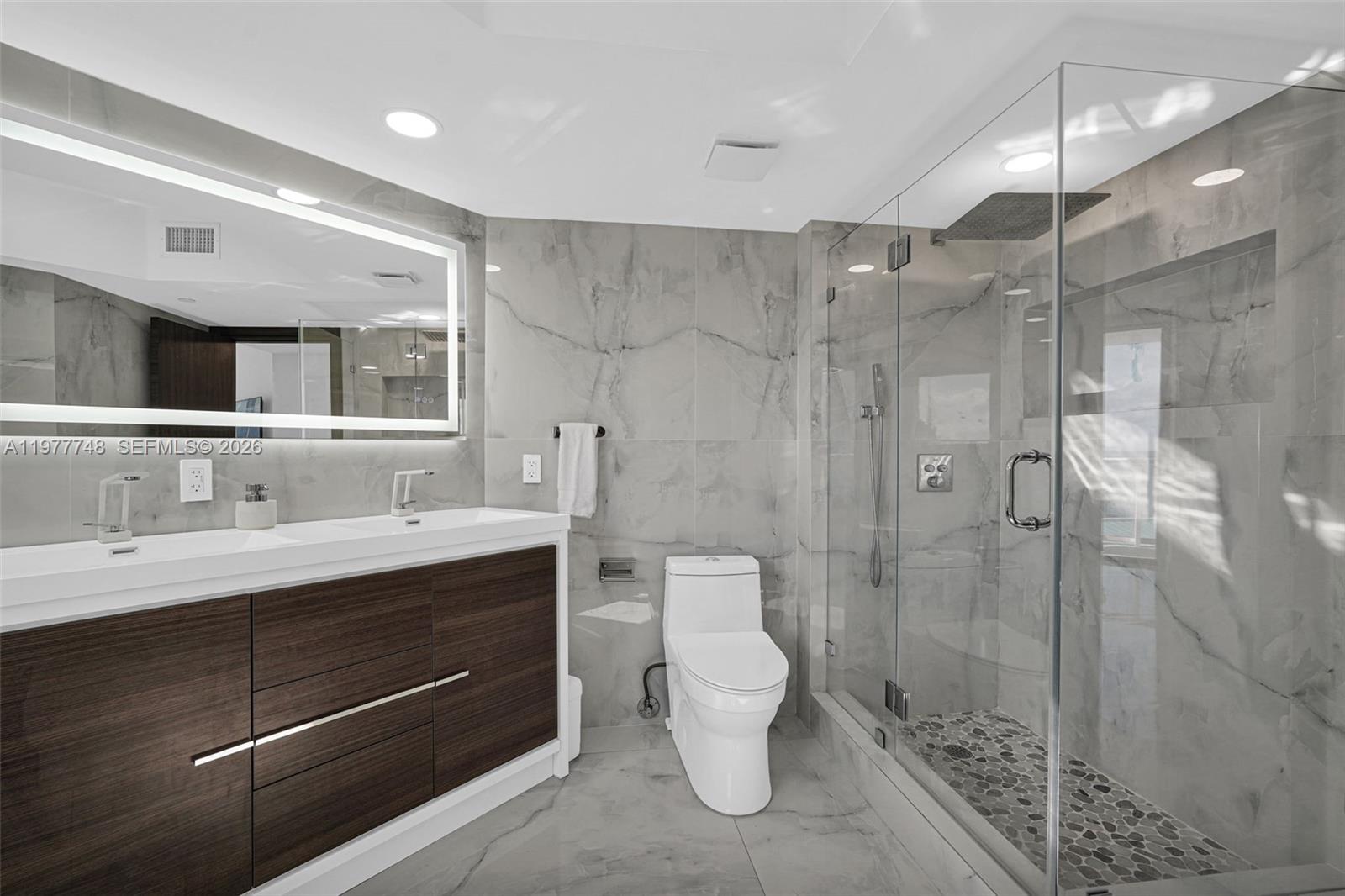 OCEANIA III CONDO - Residential