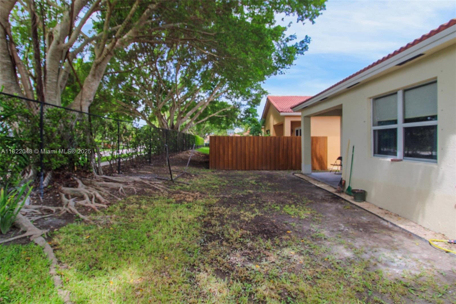 PORTOFINO BAY - Residential