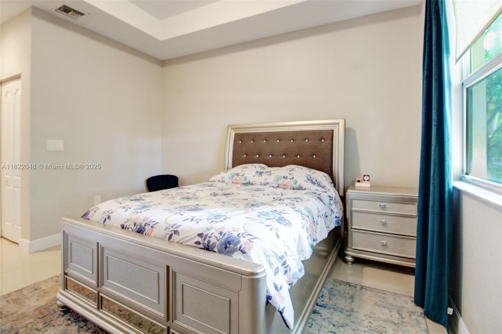 PORTOFINO BAY - Residential