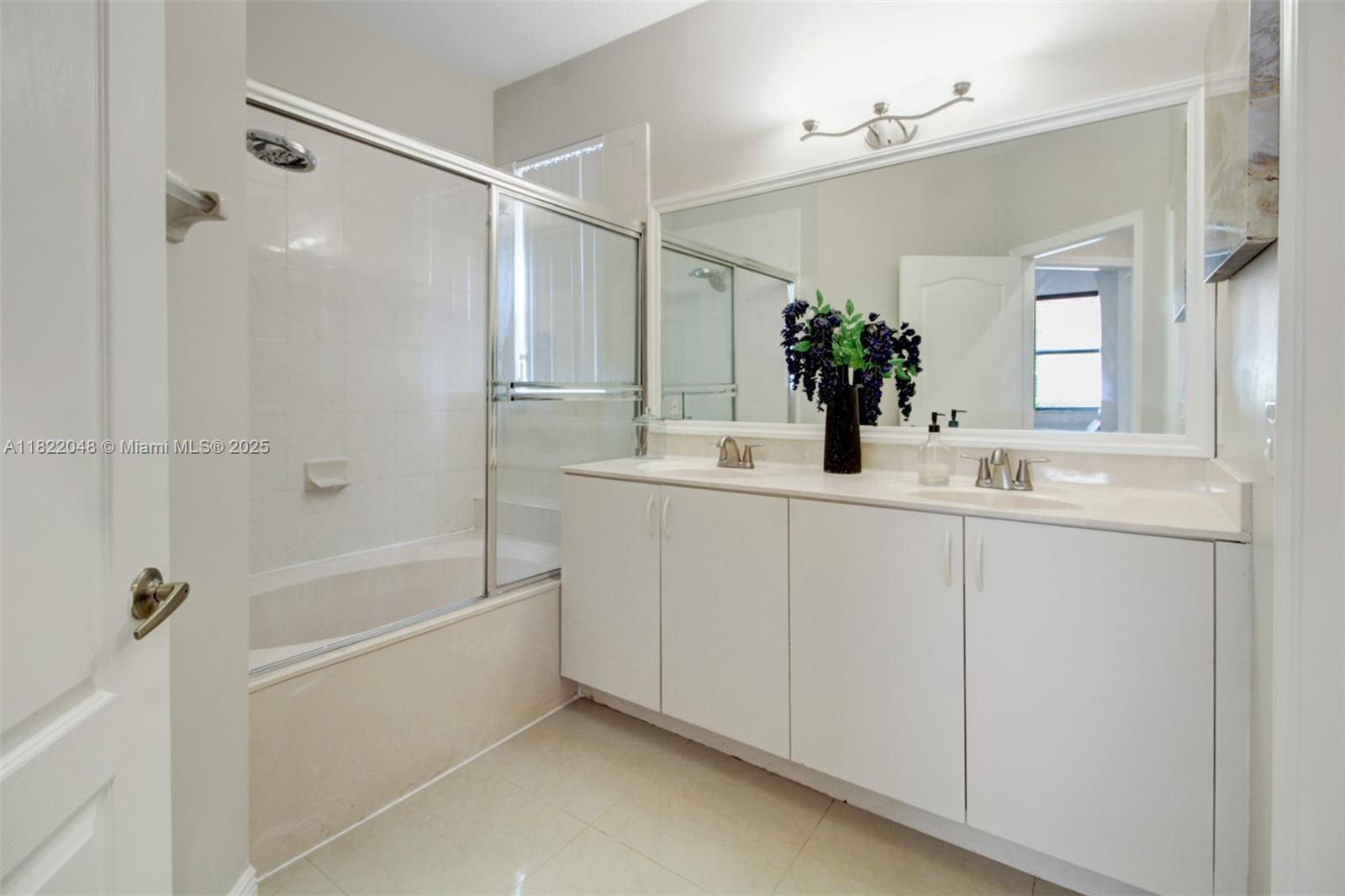 PORTOFINO BAY - Residential