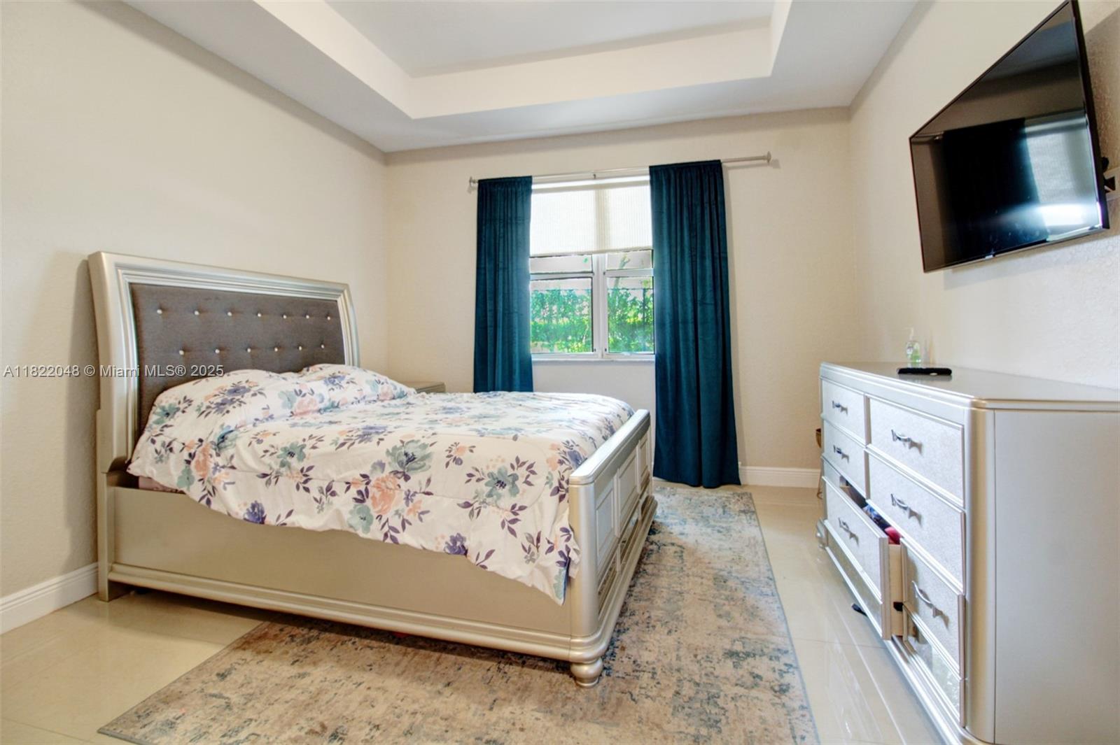 PORTOFINO BAY - Residential