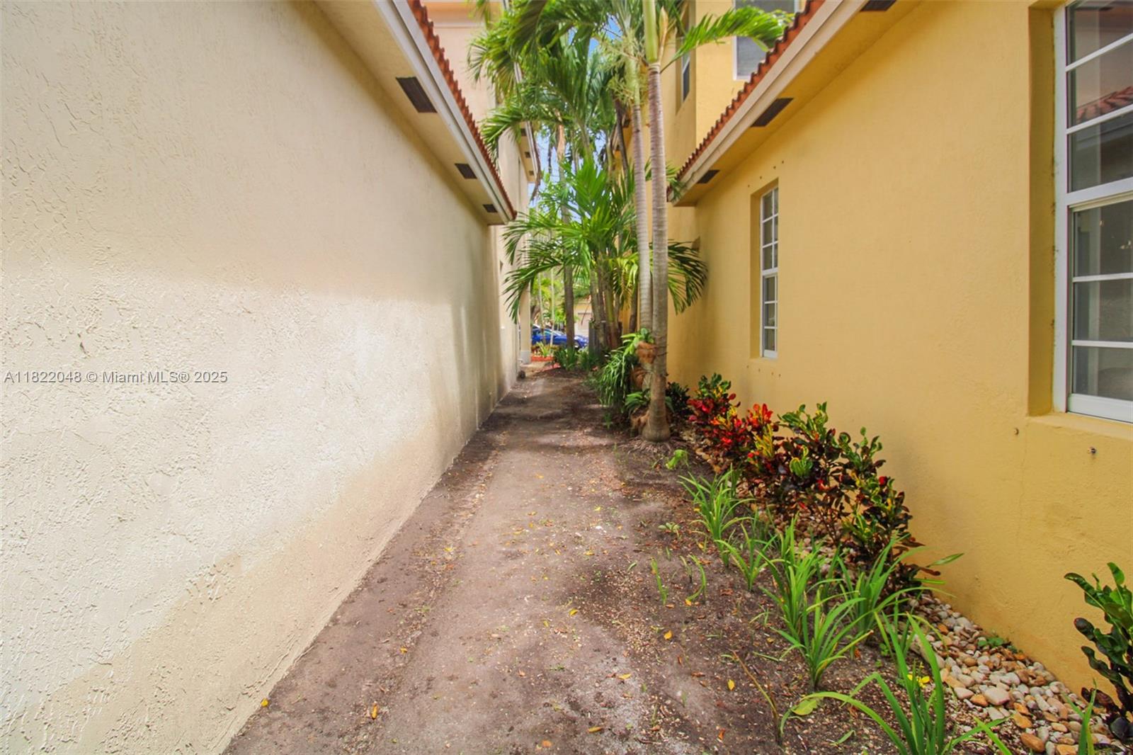 PORTOFINO BAY - Residential