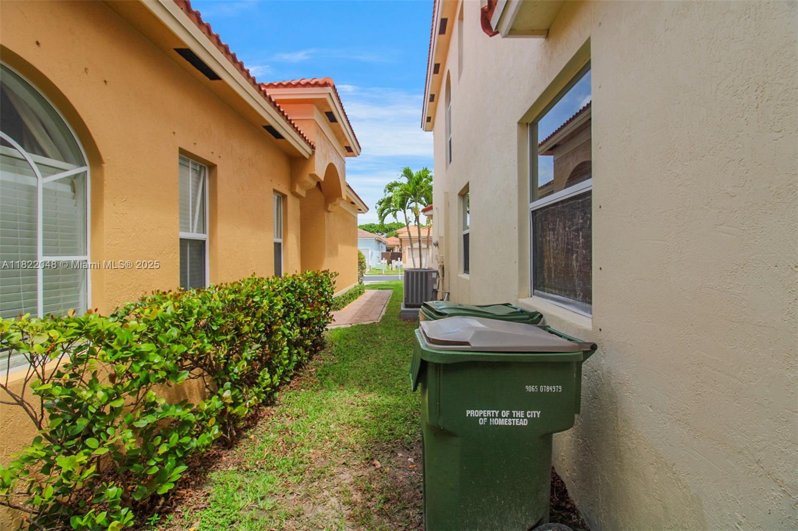 PORTOFINO BAY - Residential