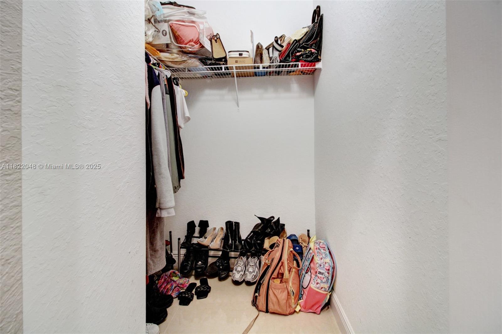 PORTOFINO BAY - Residential