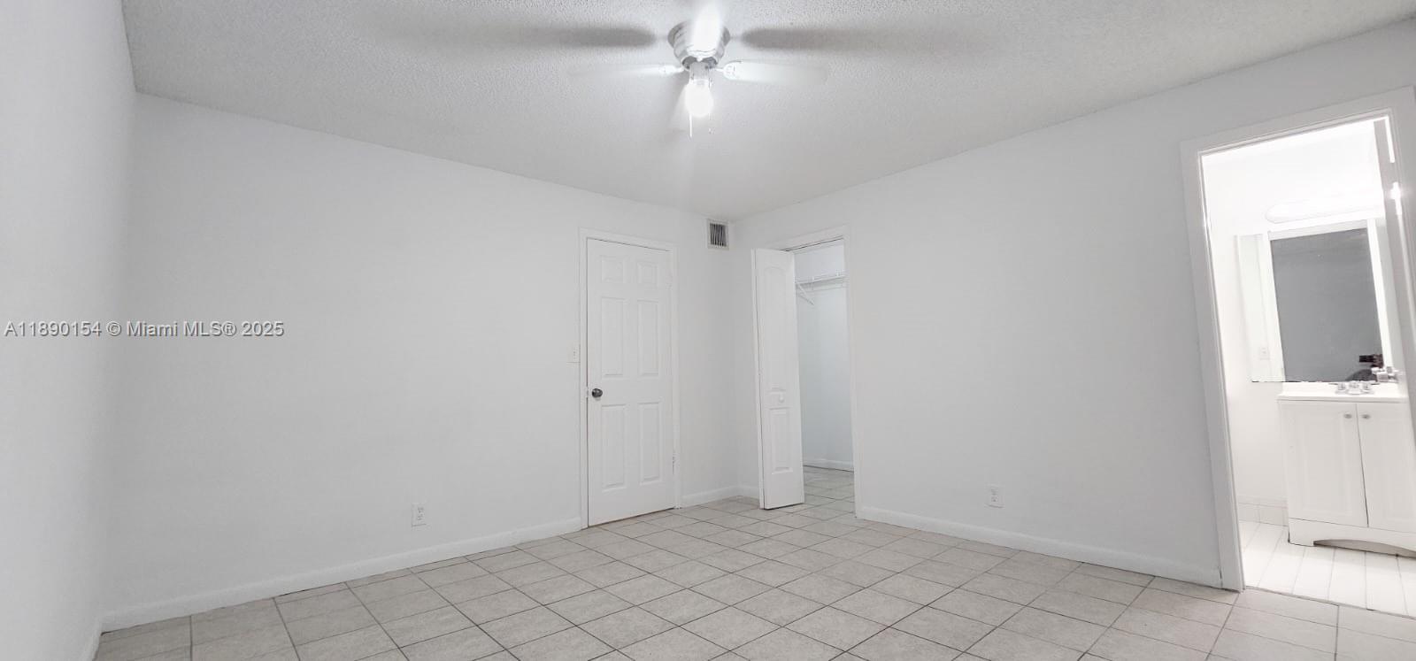 COURTS AT OAKLAND PARK - Residential Lease