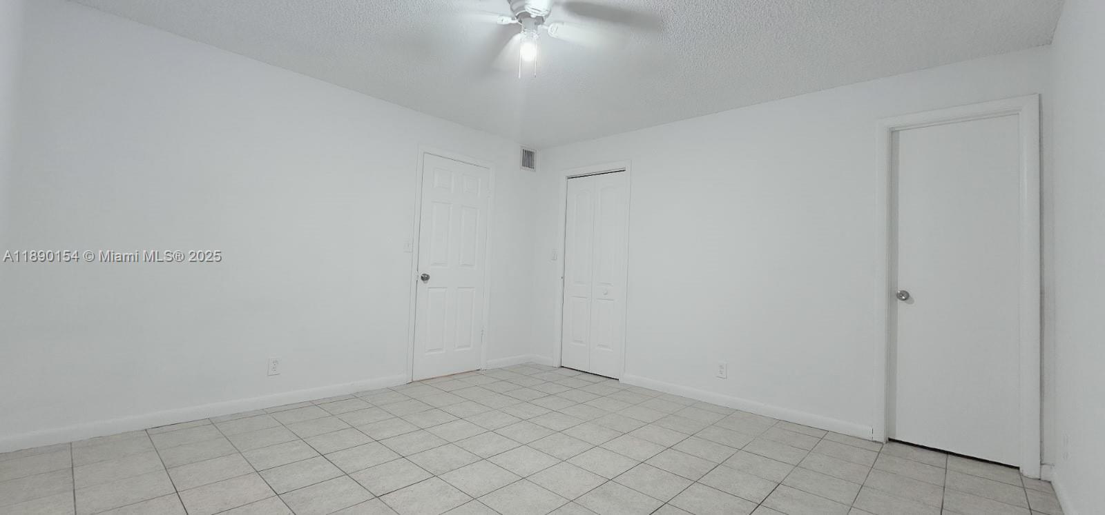 COURTS AT OAKLAND PARK - Residential Lease