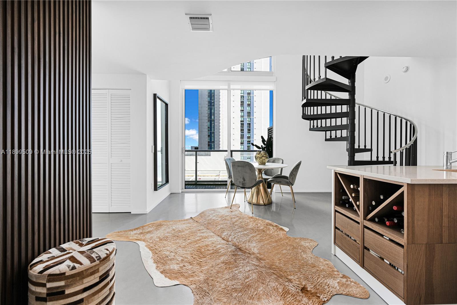 MET 1 CONDO - Residential Lease