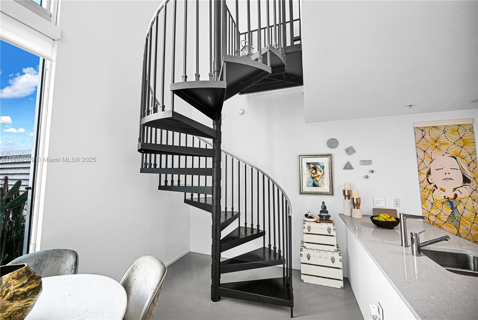 MET 1 CONDO - Residential Lease