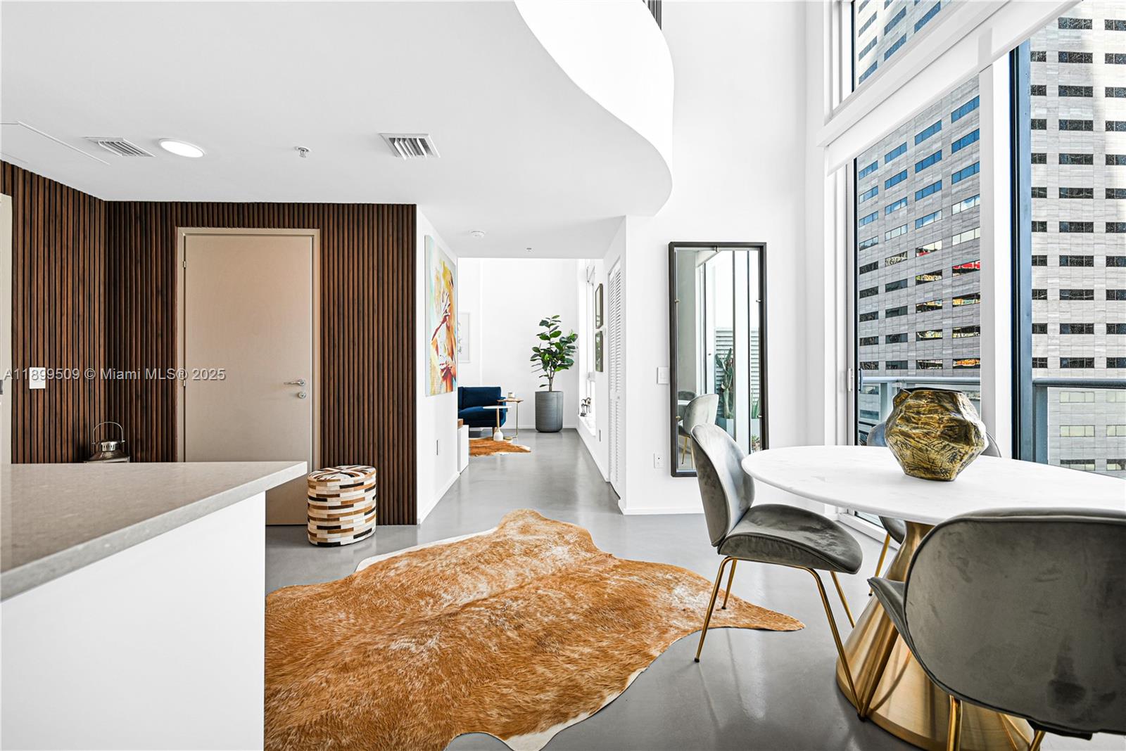 MET 1 CONDO - Residential Lease