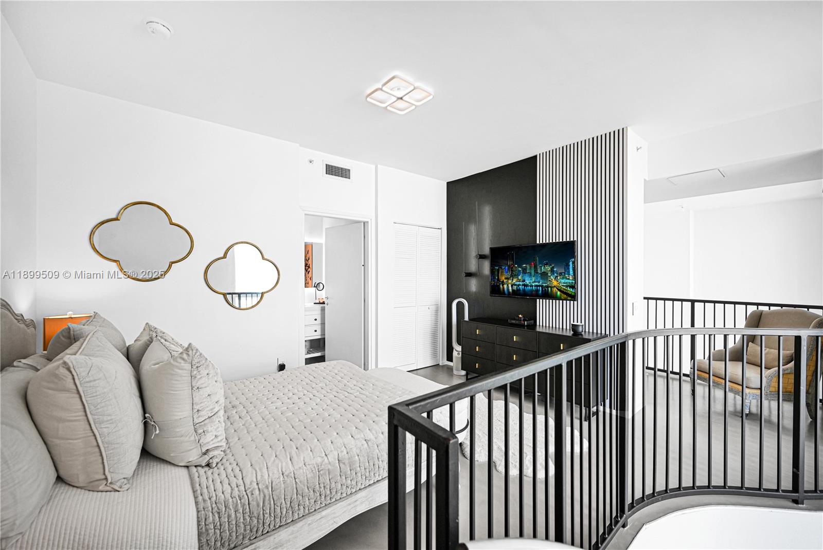 MET 1 CONDO - Residential Lease