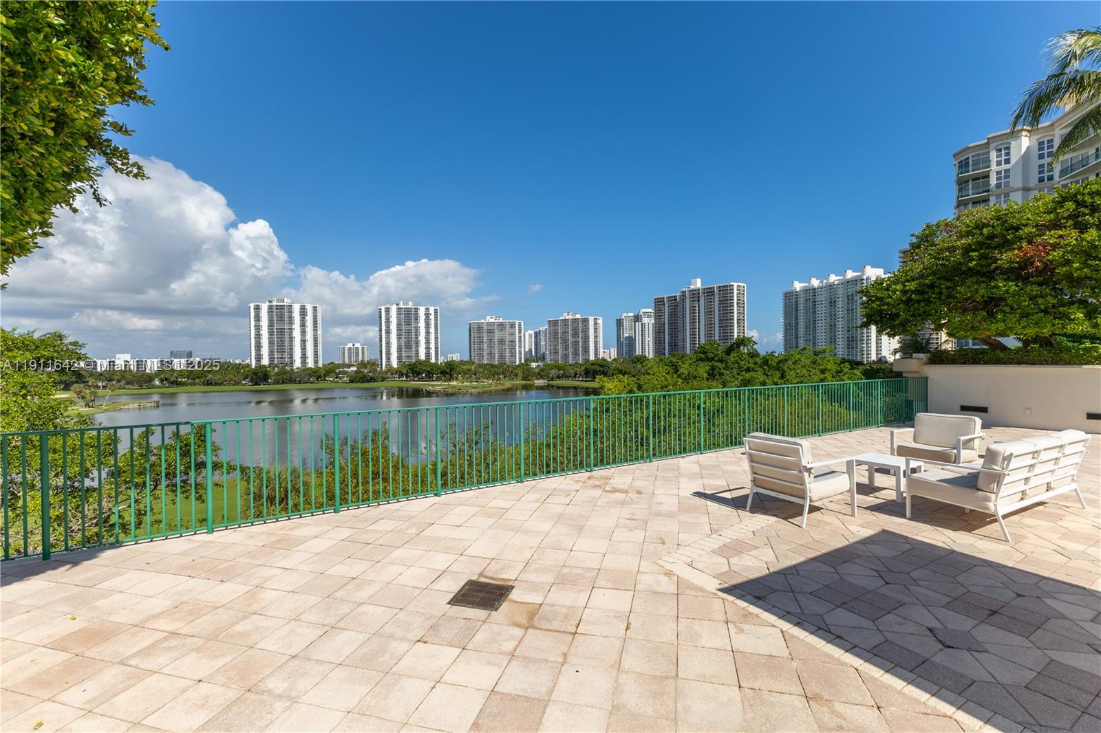 TURNBERRY VILLAGE SO TOWE - Residential Lease