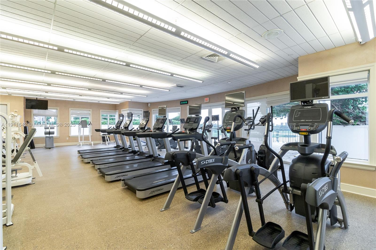 TURNBERRY VILLAGE SO TOWE - Residential Lease