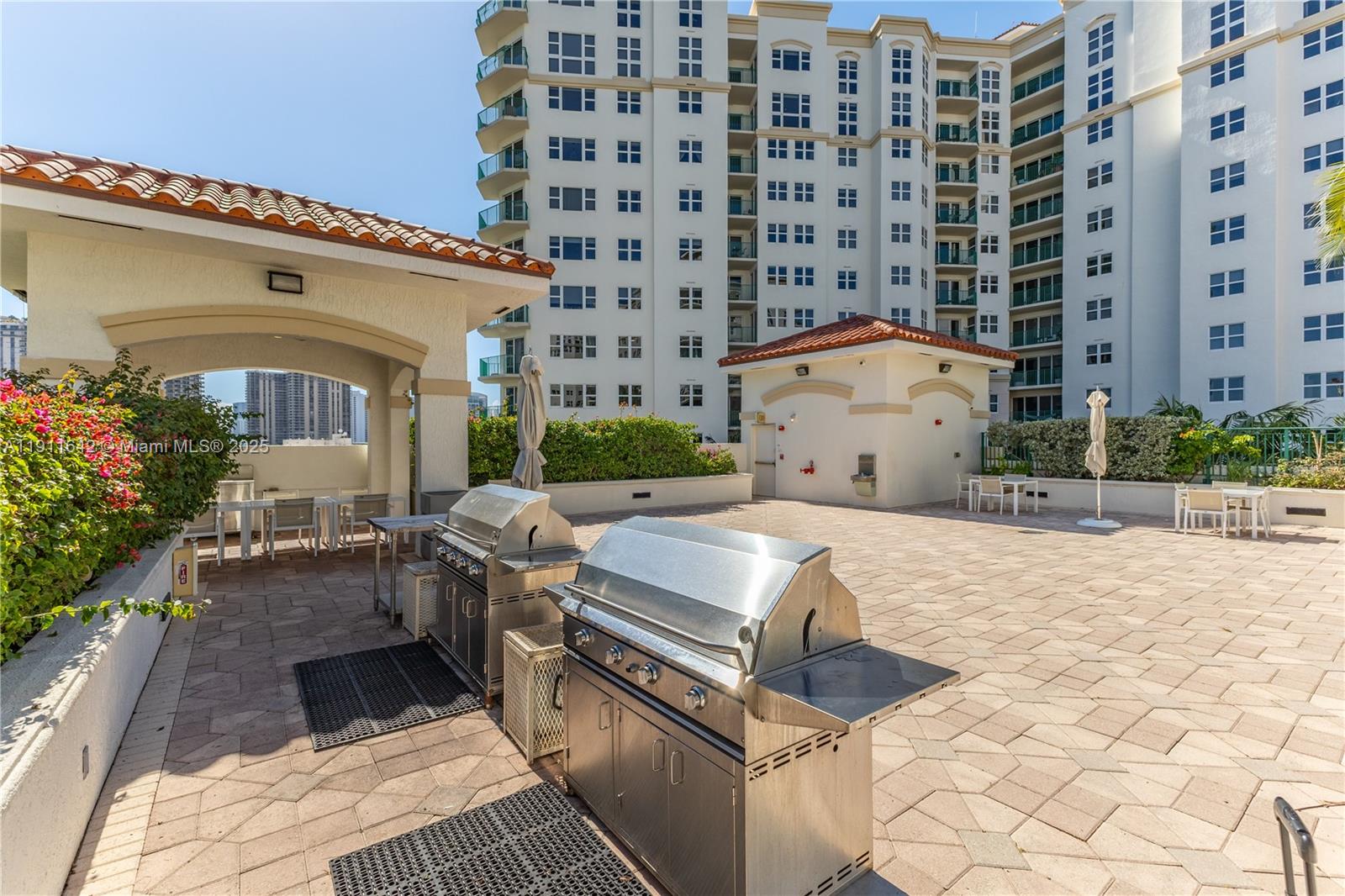 TURNBERRY VILLAGE SO TOWE - Residential Lease