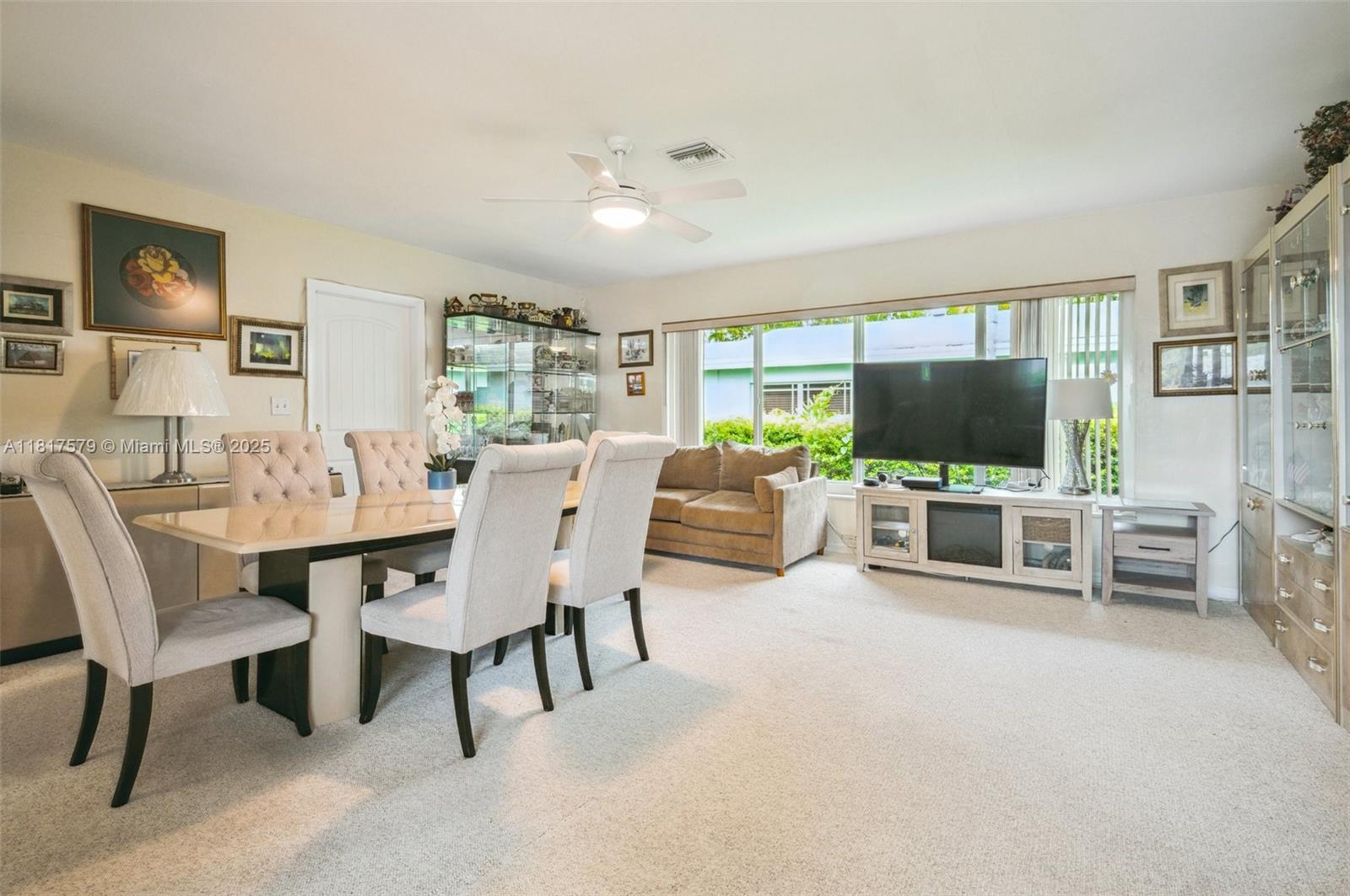 HOLLYWOOD PLACE - Residential