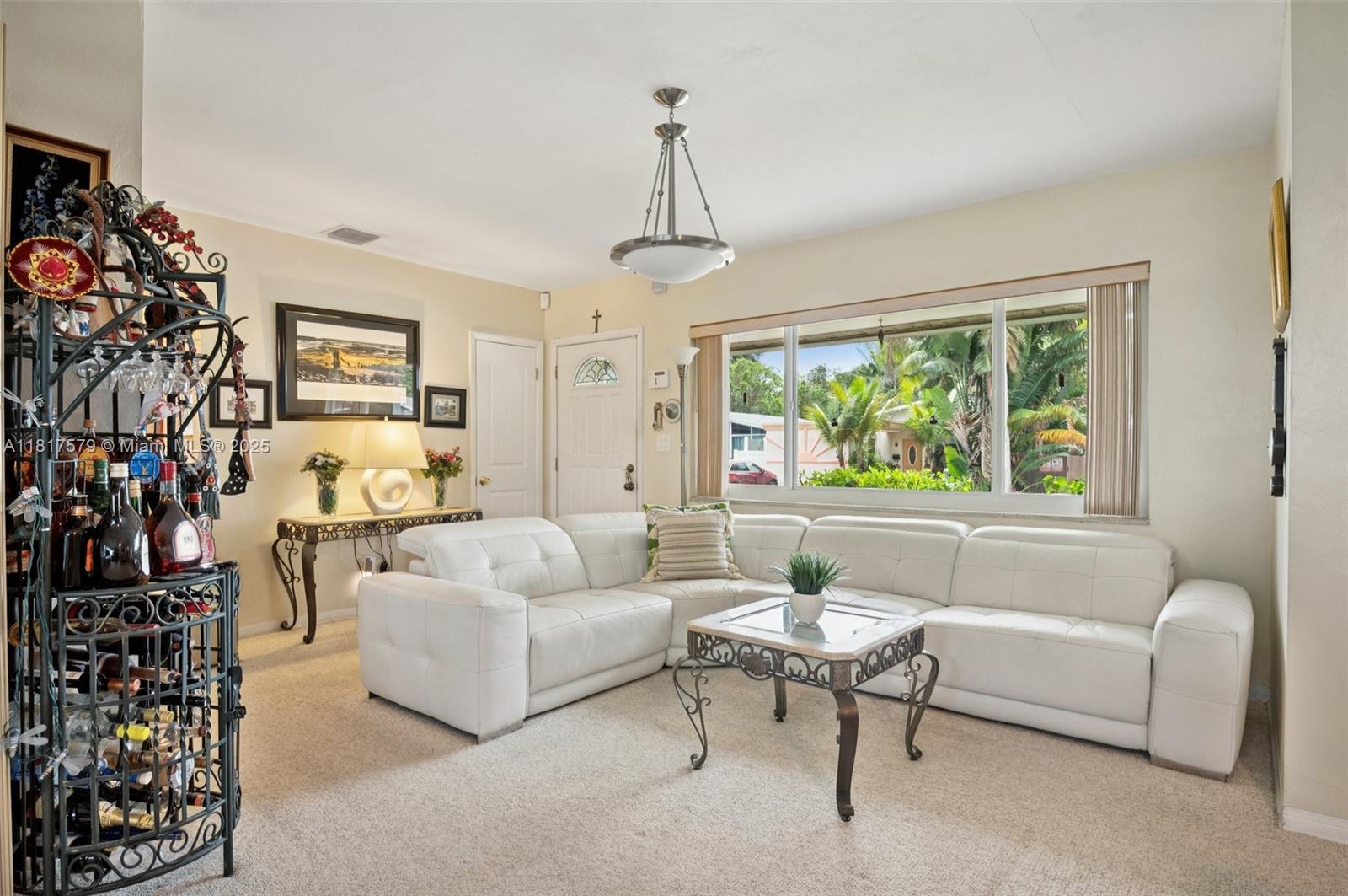 HOLLYWOOD PLACE - Residential