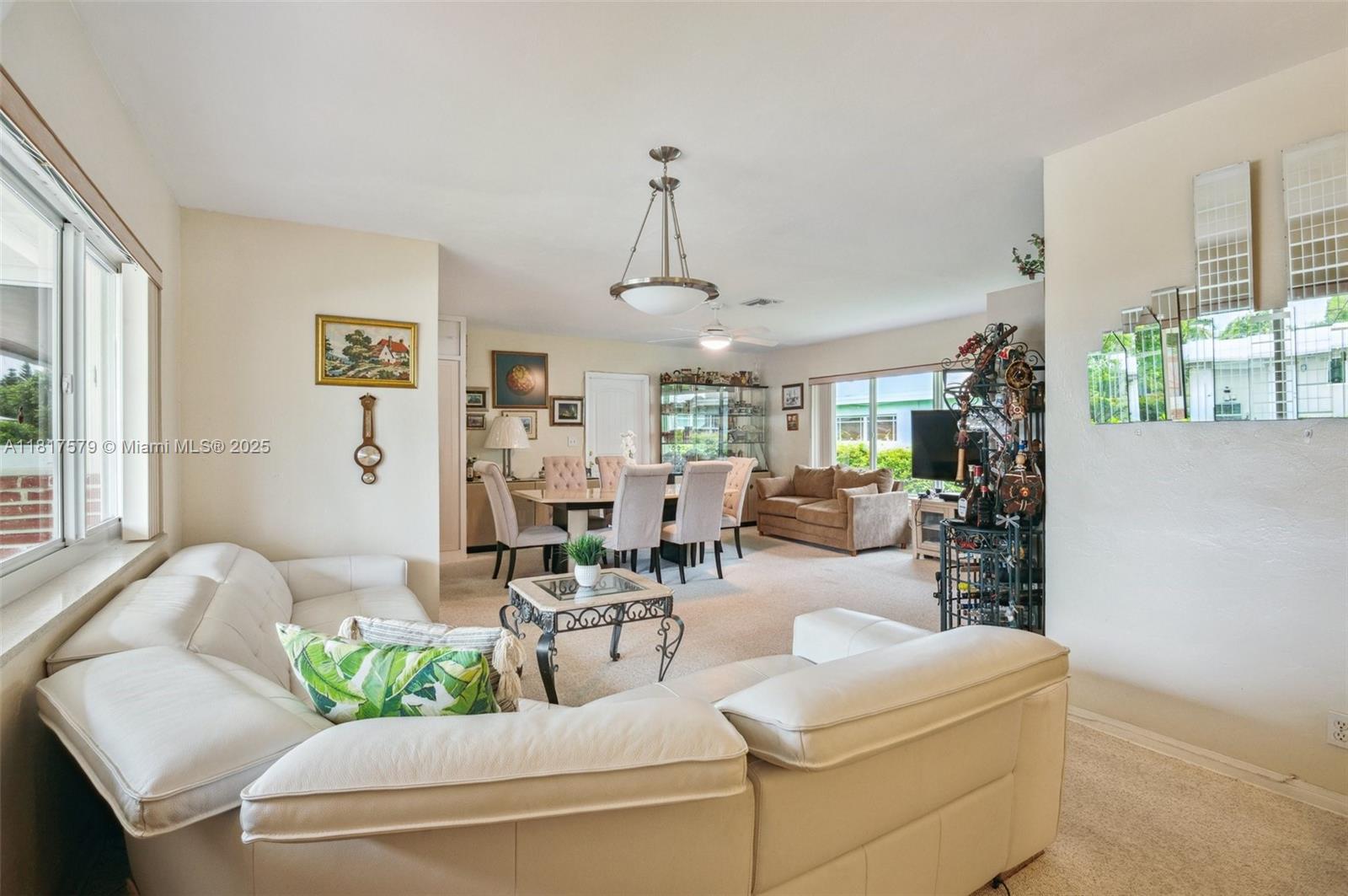 HOLLYWOOD PLACE - Residential