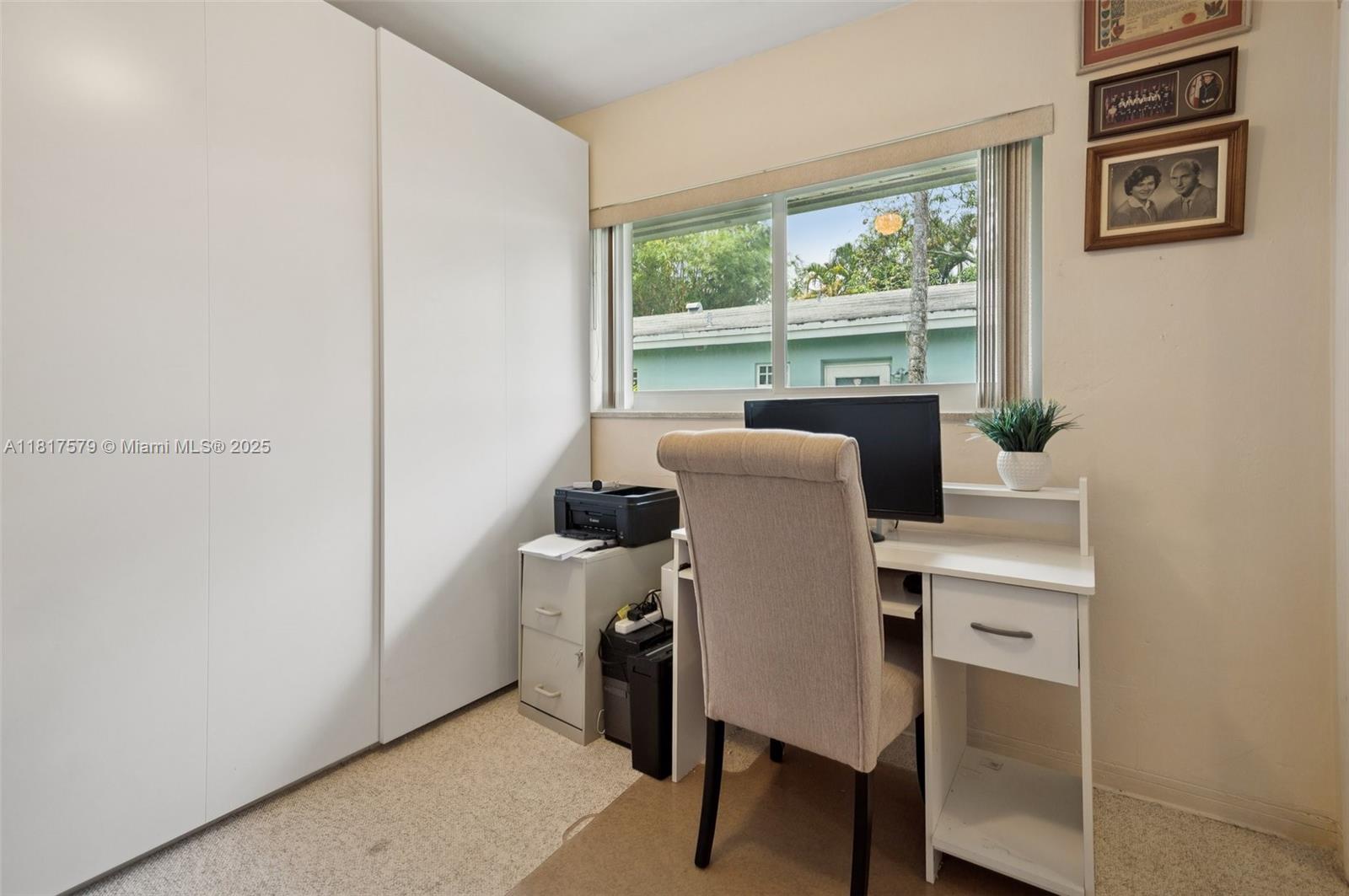 HOLLYWOOD PLACE - Residential