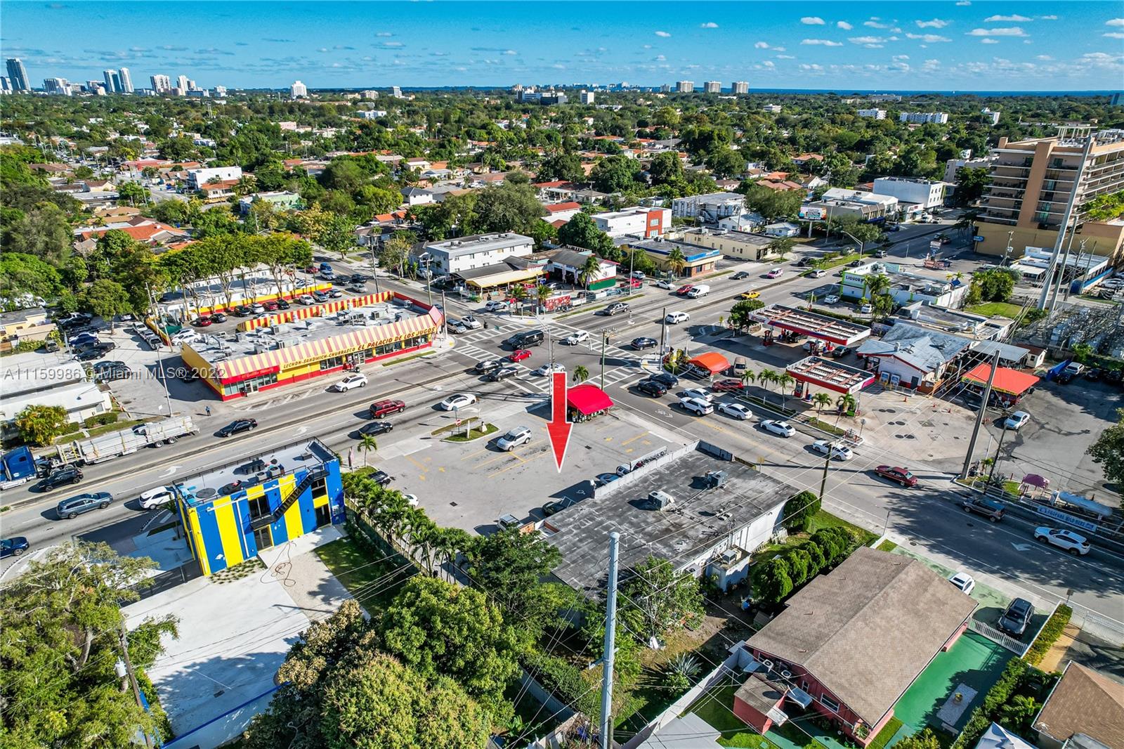 Main image without alt text