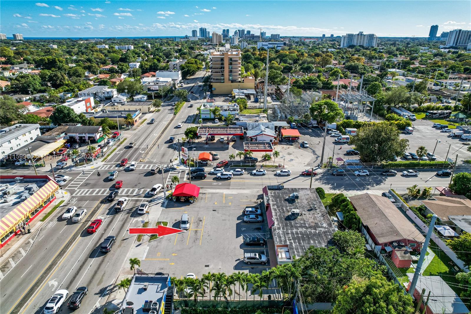 Main image without alt text