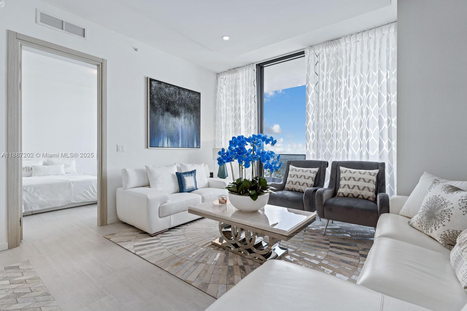 1000 Brickell Plz PH6006