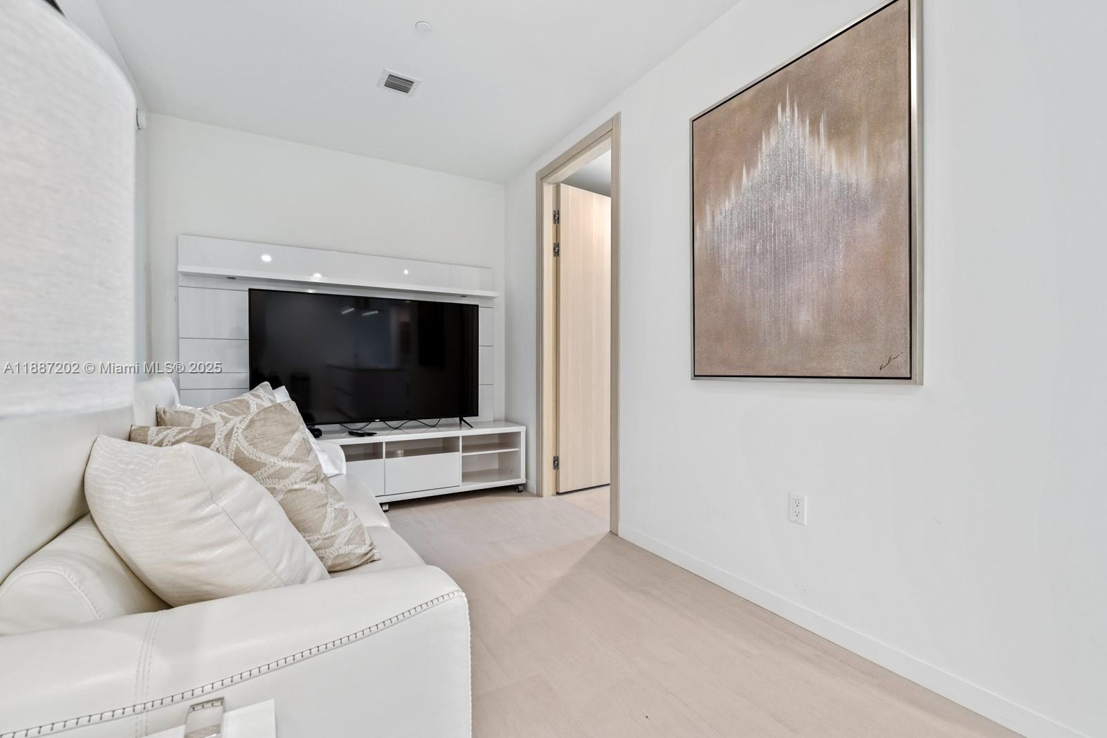 BRICKELL FLATIRON CONDO - Residential Lease