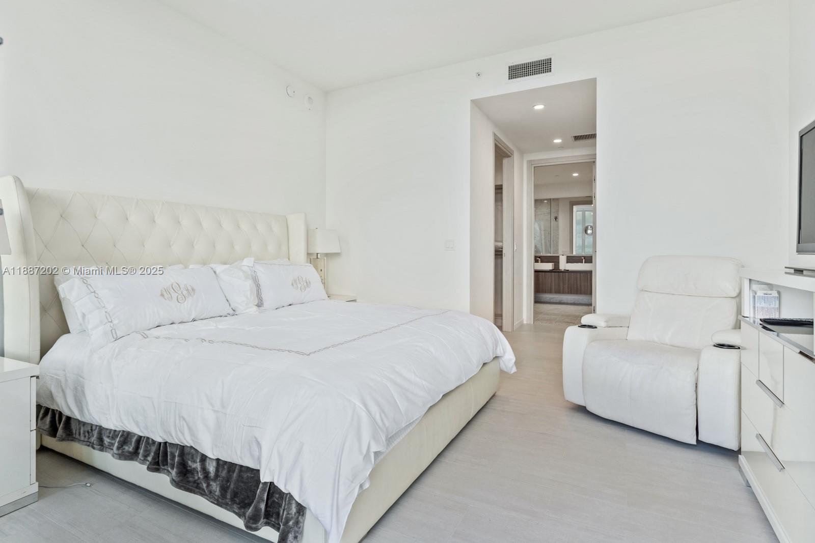 BRICKELL FLATIRON CONDO - Residential Lease