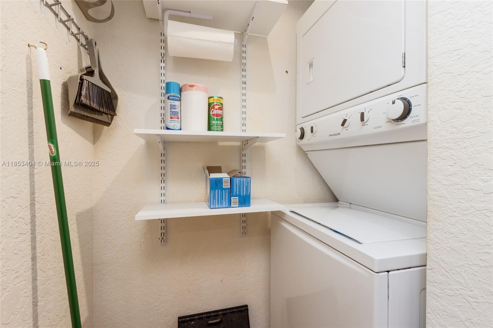 PINE CREST VILLAGE II AT - Residential