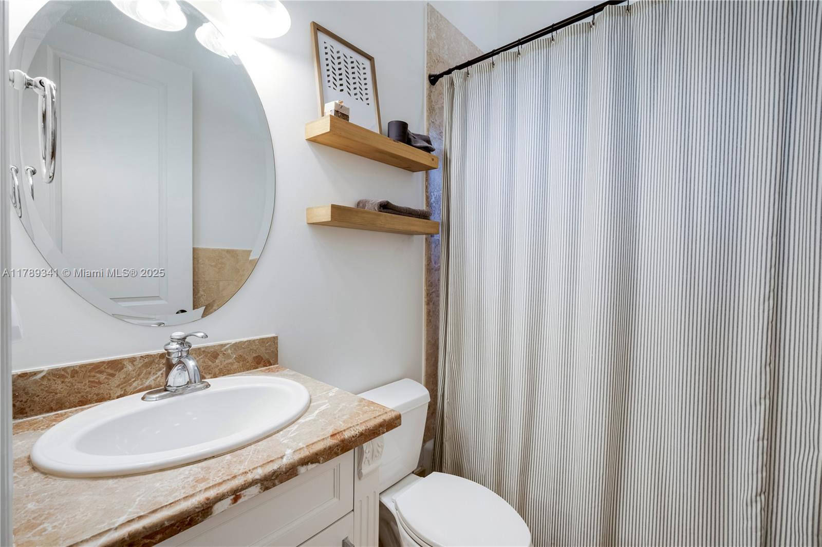 OAK RIDGE FALLS 2ND ADDN - Residential