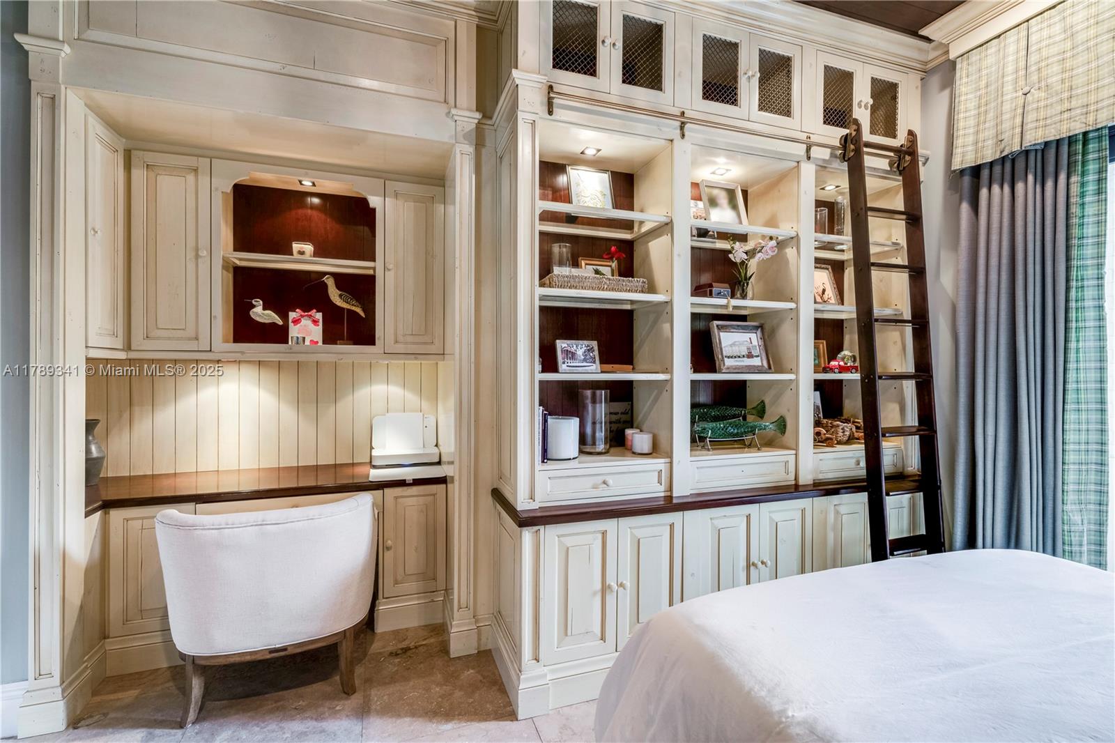 OAK RIDGE FALLS 2ND ADDN - Residential