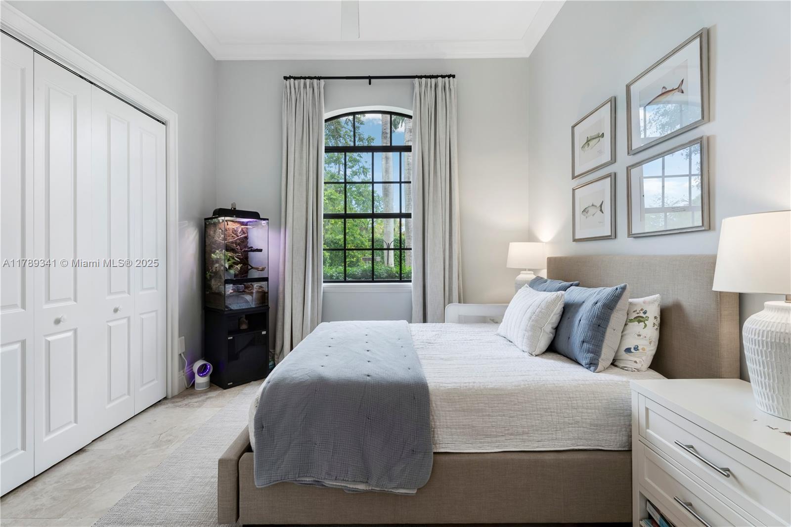 OAK RIDGE FALLS 2ND ADDN - Residential