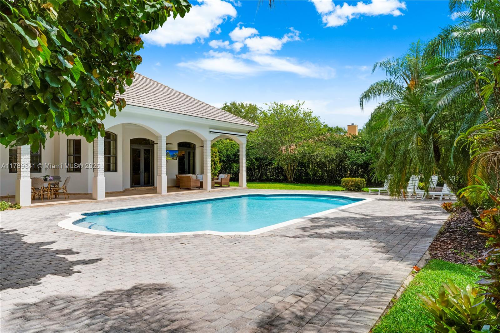 OAK RIDGE FALLS 2ND ADDN - Residential