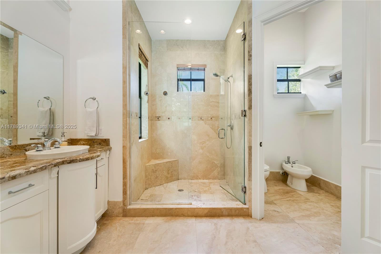 OAK RIDGE FALLS 2ND ADDN - Residential